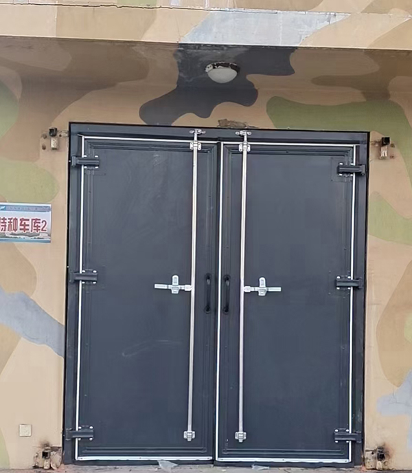 洛南工业平开门