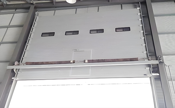 洛南工业滑升门