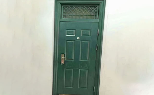 洛南学校教室门