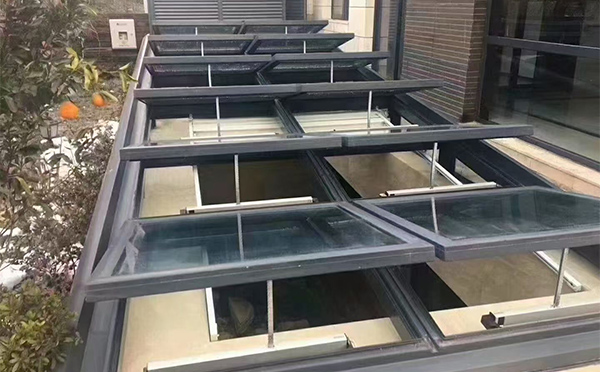 某轨道交通车辆维修车间洛南排烟窗应用